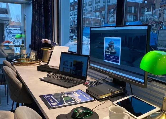 Dom Na Wodzie Botel *